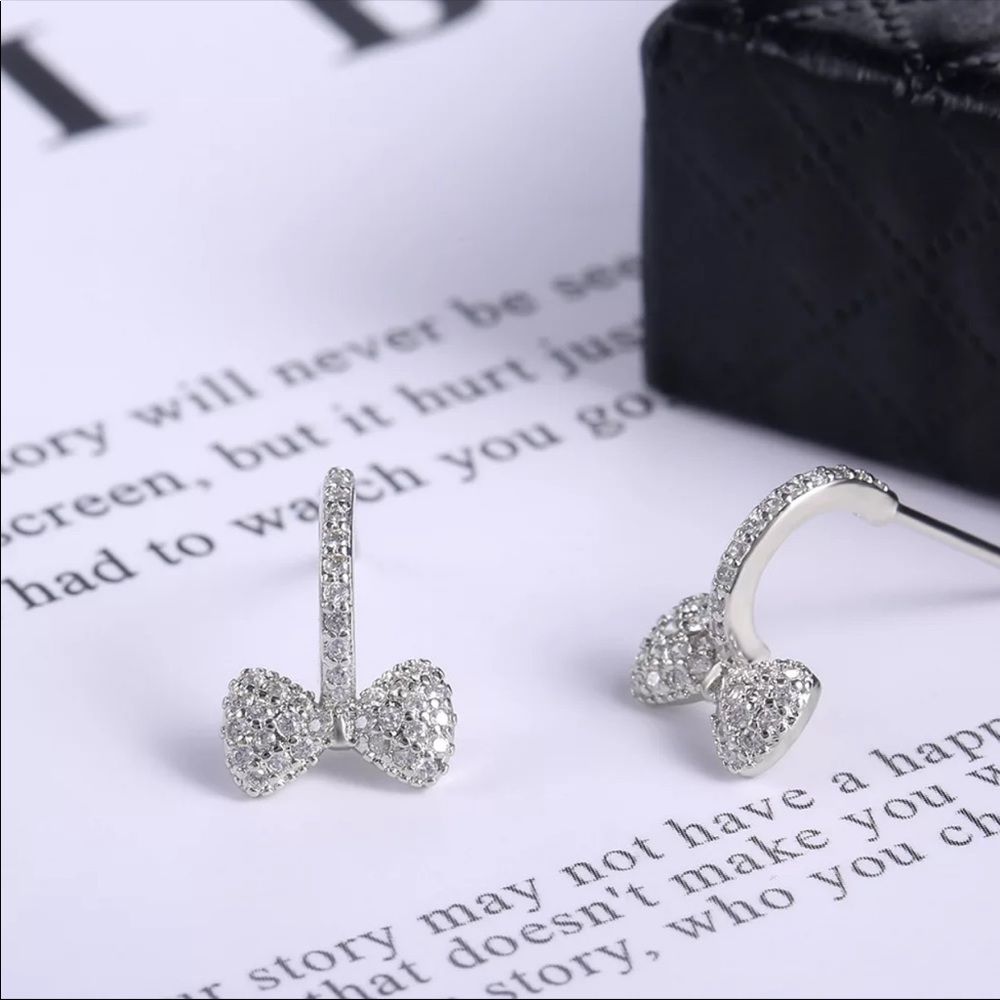 *NEW*Lovely Tiny Small Bow Knot Diamond Earrings - Picture 5 of 6